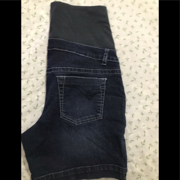 Thyme Woman’s Maternity pants in Good condition - Picture 6 of 7